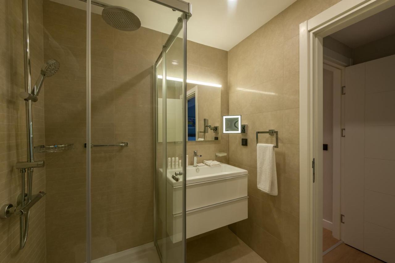 イスタンブールThe Superior Living Batisehirアパートメント エクステリア 写真