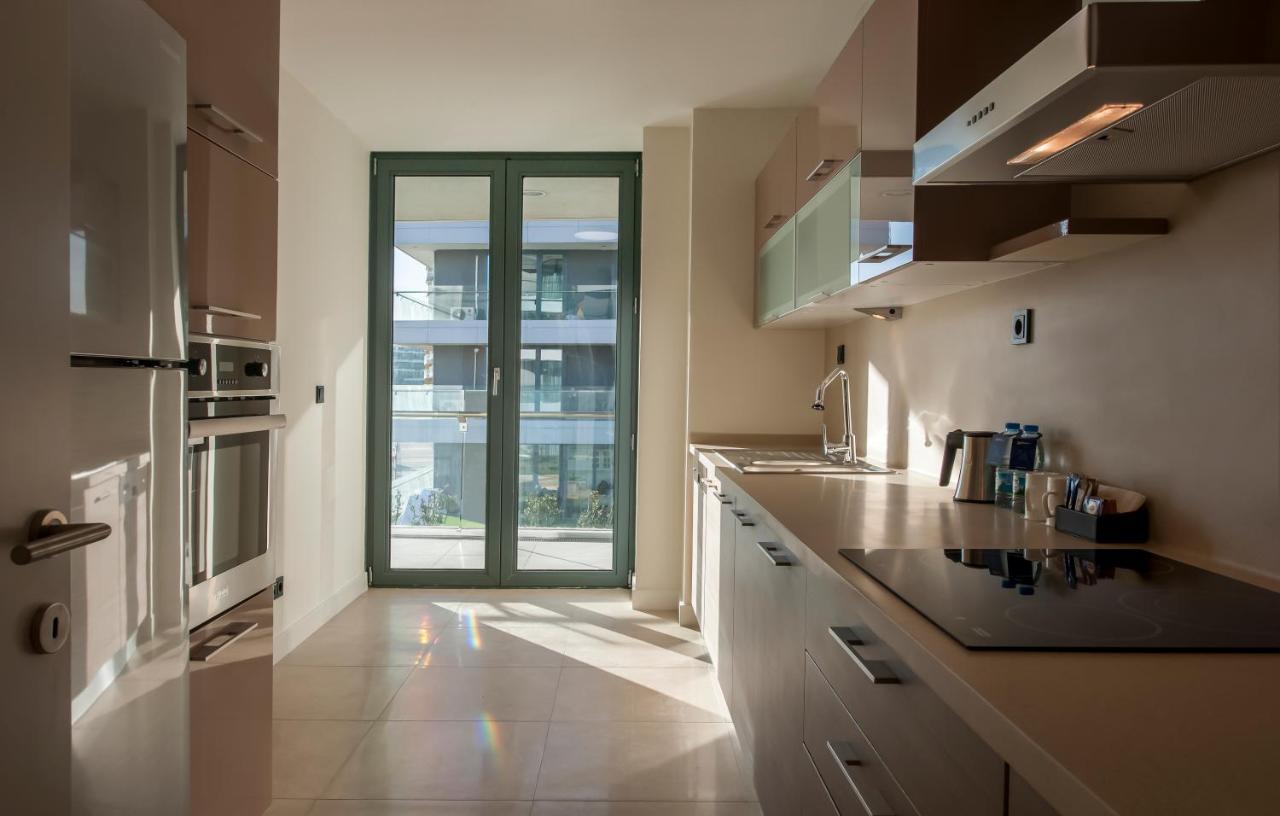 イスタンブールThe Superior Living Batisehirアパートメント エクステリア 写真