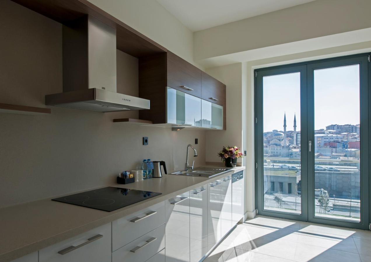イスタンブールThe Superior Living Batisehirアパートメント エクステリア 写真